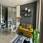 Modern & Charming - Free Private Parking